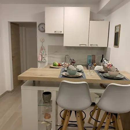 Onavi Lägenhet Makarska