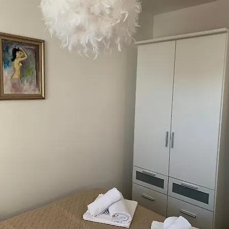 Onavi マカルスカ