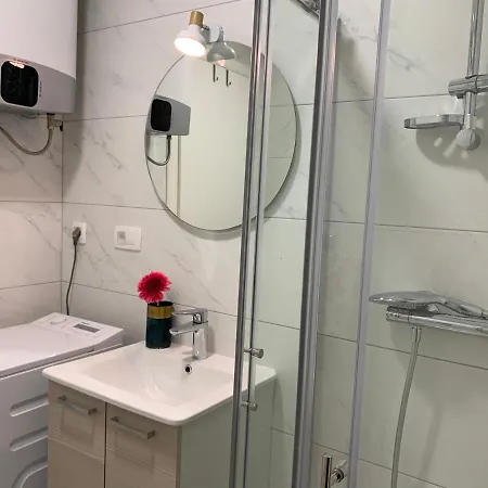 アパート Onavi マカルスカ