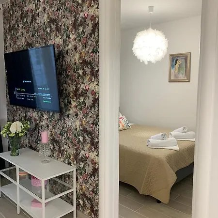 アパート Onavi マカルスカ