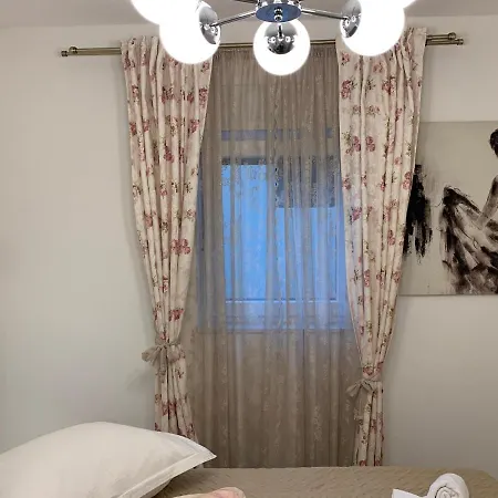 アパート Onavi マカルスカ