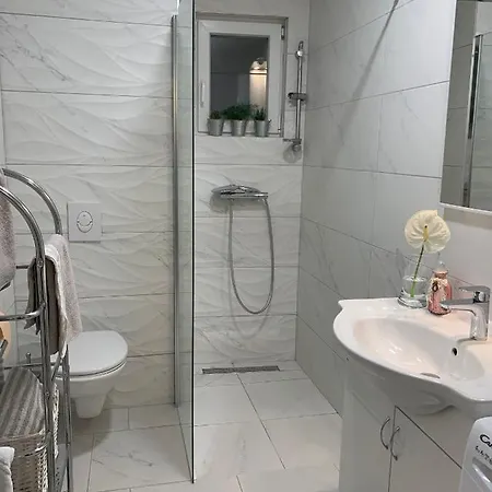 アパート Onavi マカルスカ