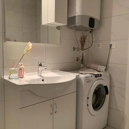 Onavi マカルスカ