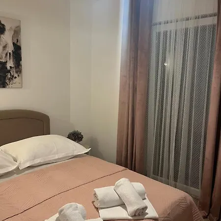 アパート Onavi マカルスカ