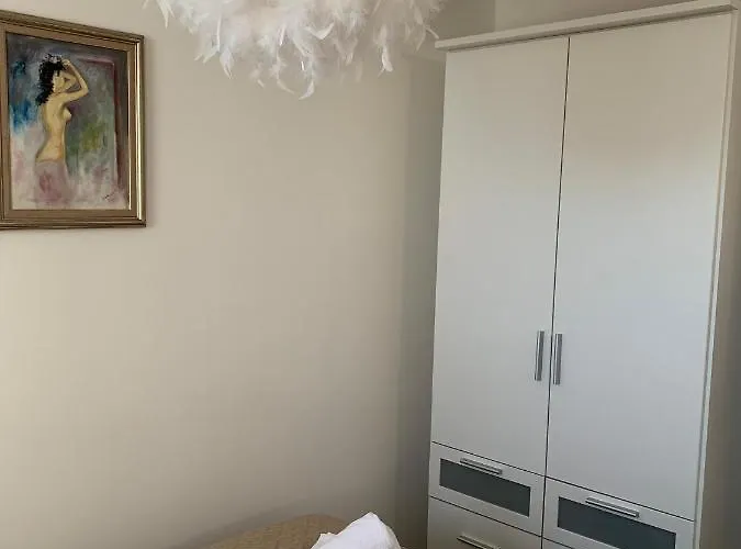 Onavi Μακάρσκα