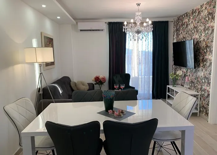 Onavi Μακάρσκα